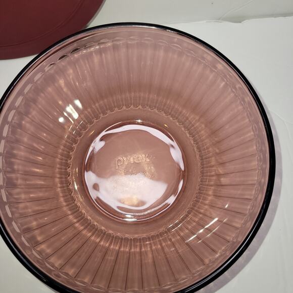 Vintage PYREX Cranberry Ribbed Mixing Nesting Bowls w/ Storage Lid - Picture 3 of 11